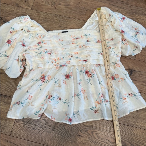 Torrid Cream Floral Blouse with Puff Sleeves - Picture 1 of 5